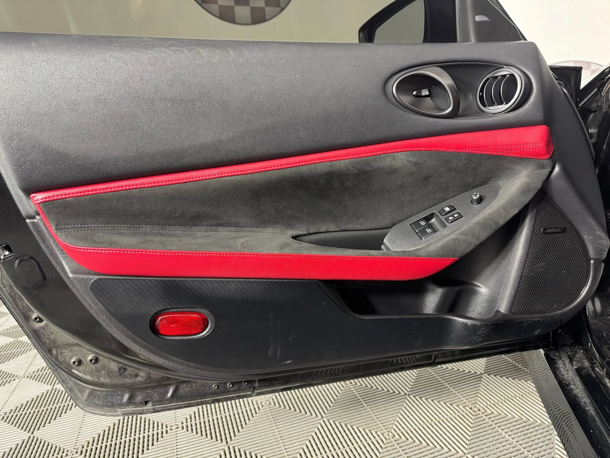 Used 2023 Nissan Z w/ Floor Mat Package (L93) RWD image 31
