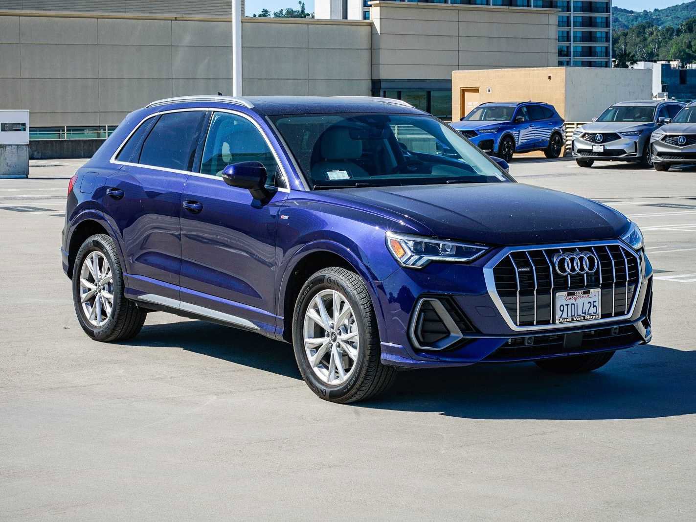 Used 2025 Audi Q3 2.0T Premium w/ Convenience Package image 5