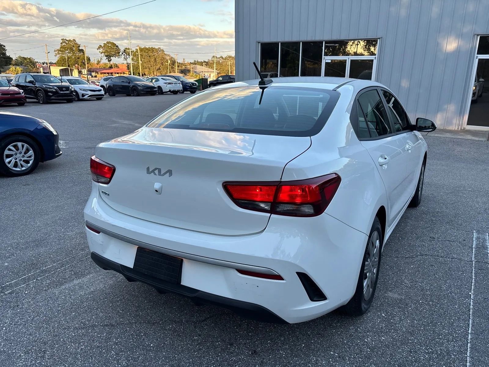 Used 2022 Kia Rio LX FWD image 9