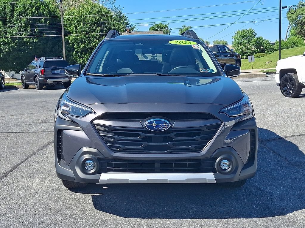 Used 2025 Subaru Outback Limited AWD/4WD image 2