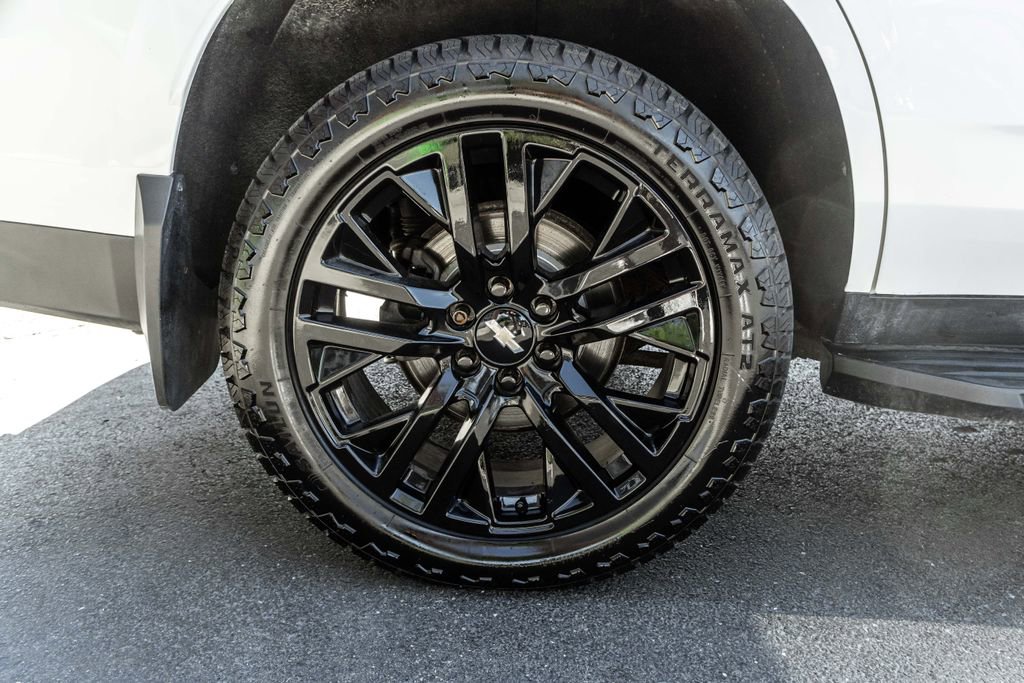 Used 2021 Chevrolet Tahoe RST AWD/4WD image 32