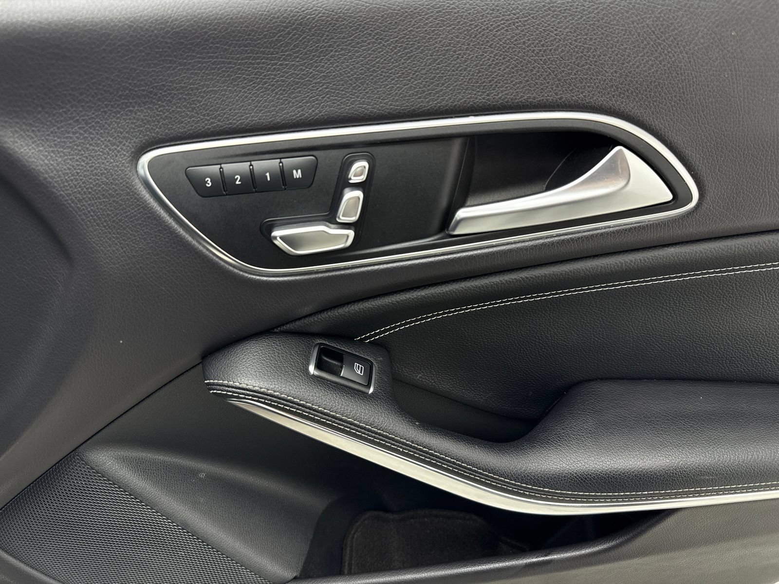 Used 2018 Mercedes-Benz CLA 250 image 43