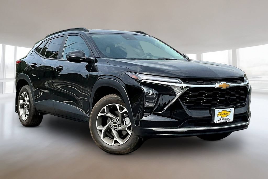 Used 2024 Chevrolet Trax LT w/ Driver Confidence Package FWD image 1