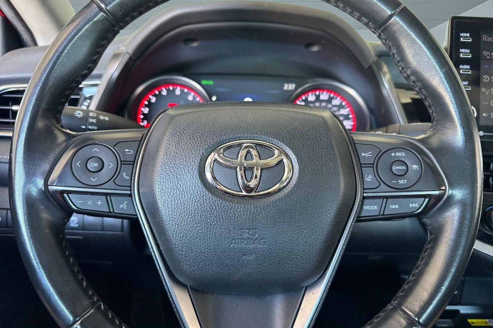 Used 2023 Toyota Camry XSE FWD image 10
