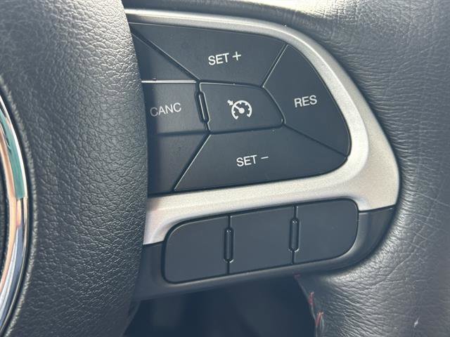 Used 2016 Jeep Renegade Trailhawk w/ Premium Trailhawk Package image 10