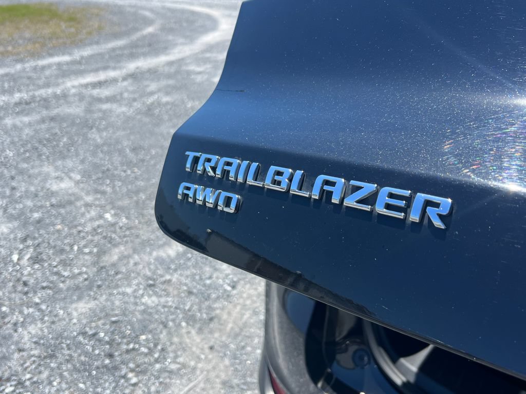 Used 2025 Chevrolet TrailBlazer LT AWD/4WD image 14