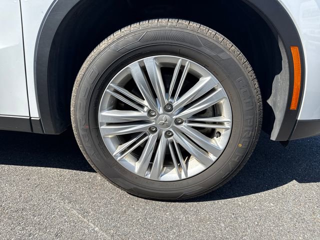 Used 2024 Mitsubishi Outlander ES AWD/4WD image 9