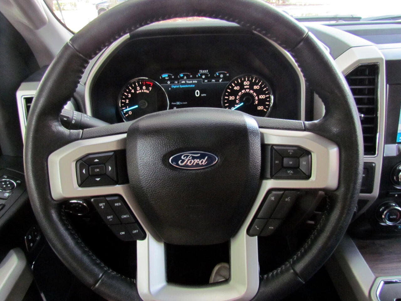 Used 2018 Ford F150 Lariat w/ Trailer Tow Package image 28