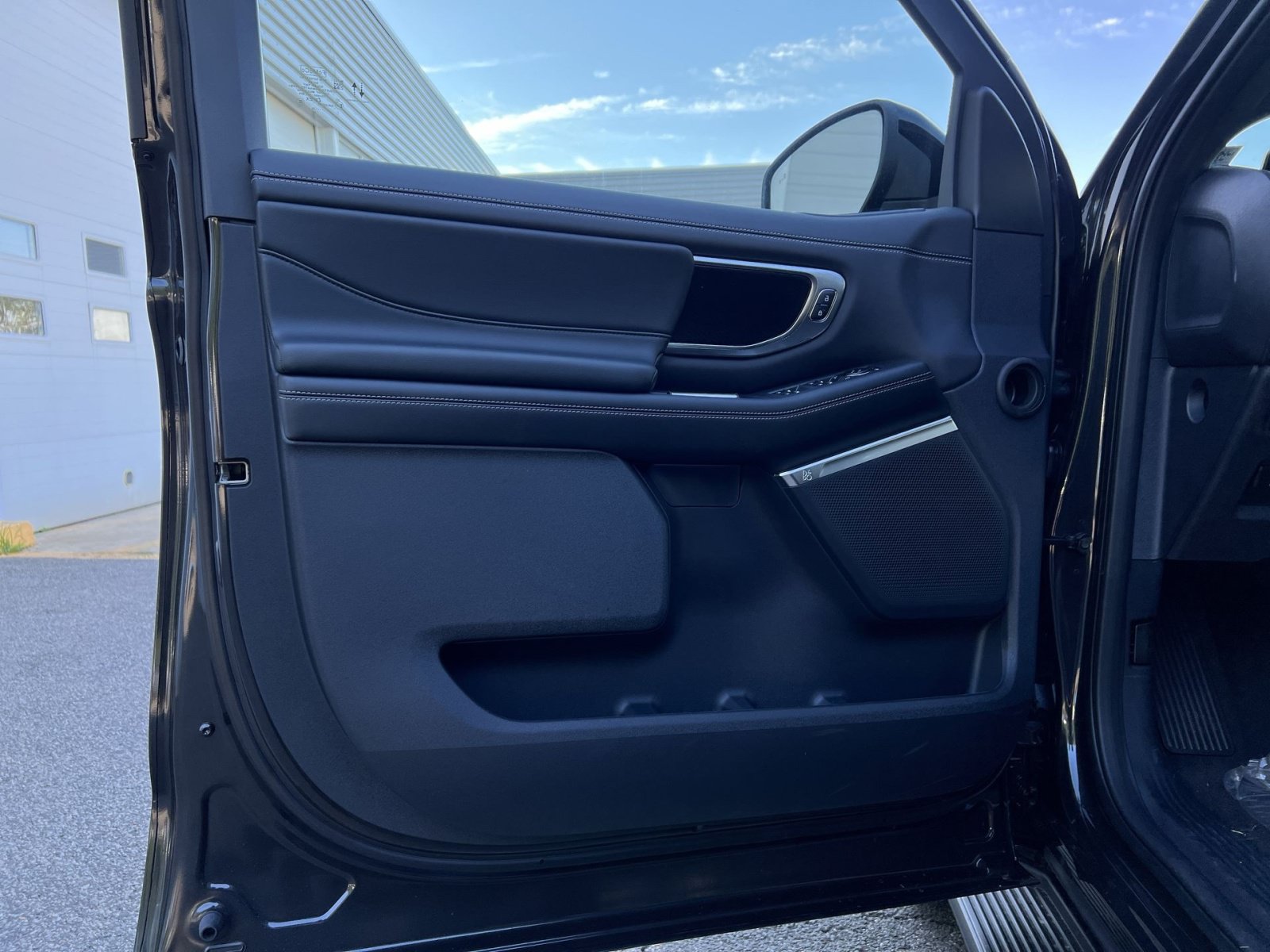 New 2026 Ford Expedition Platinum w/ Stealth Appearance Package AWD/4WD image 14