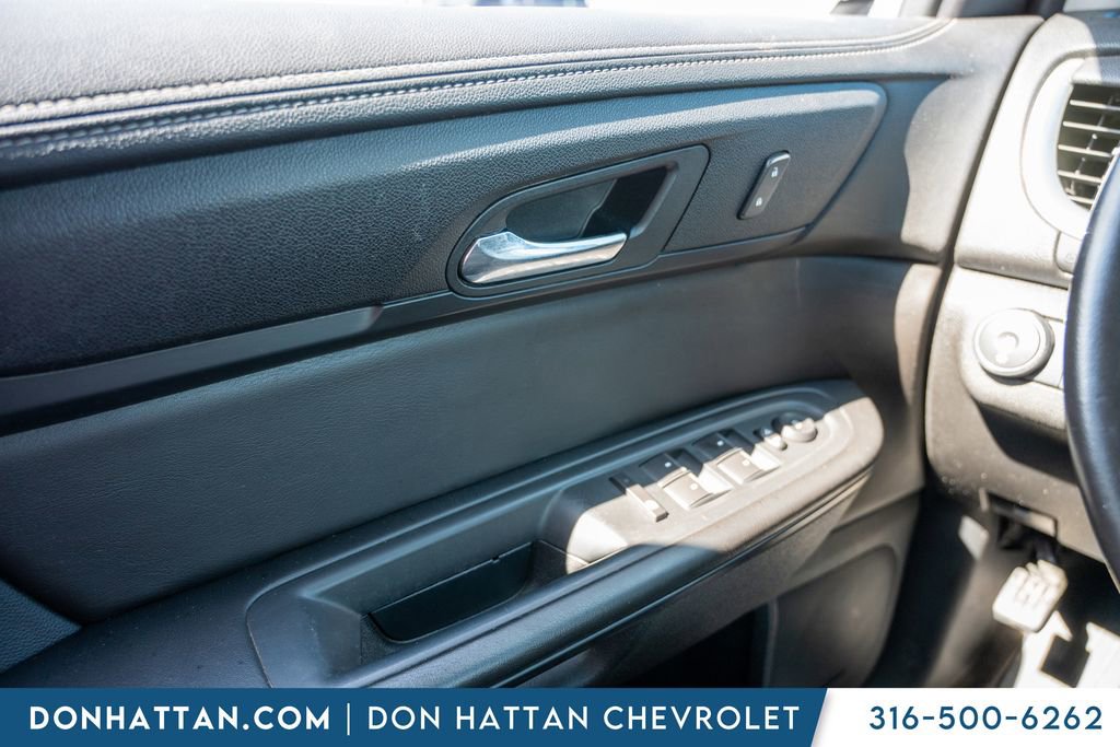 Used 2017 Chevrolet Traverse LT w/ Style and Technology Package image 15