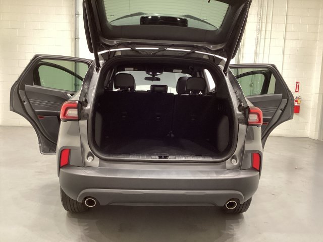Used 2025 Ford Escape ST-Line Select AWD/4WD image 14