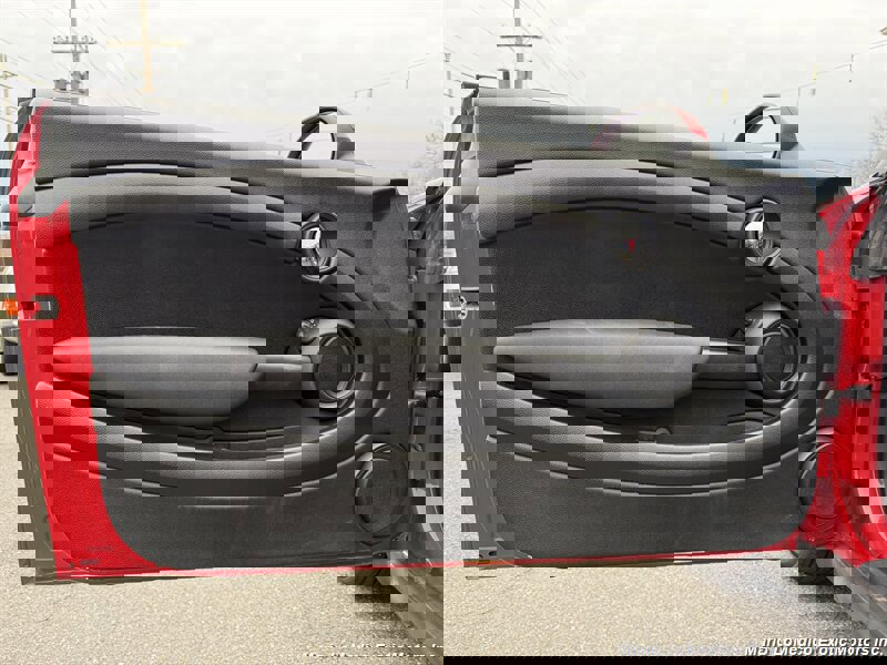 Used 2013 MINI Cooper Convertible image 32