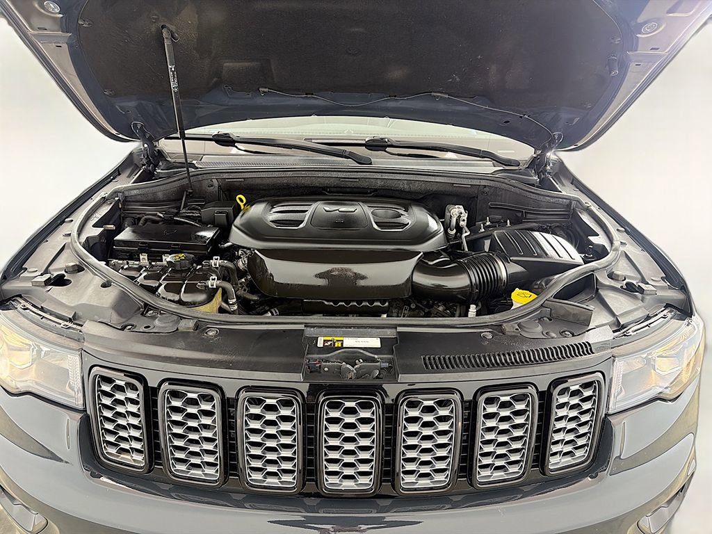Used 2017 Jeep Grand Cherokee Altitude image 12