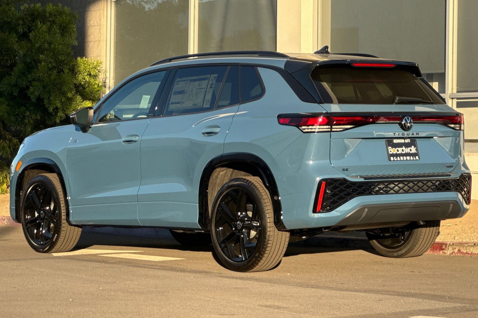 New 2026 Volkswagen Tiguan SE R-Line image 6