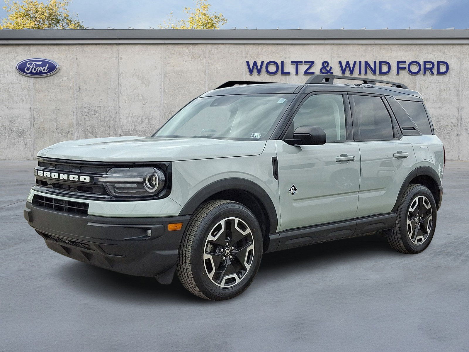 Used 2022 Ford Bronco Sport Outer Banks image 3