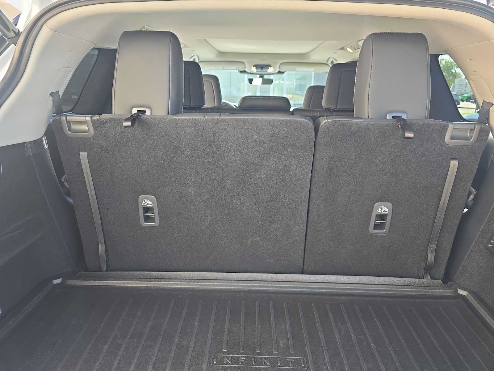Certified 2026 INFINITI QX60 Luxe w/ Cargo Package FWD image 7