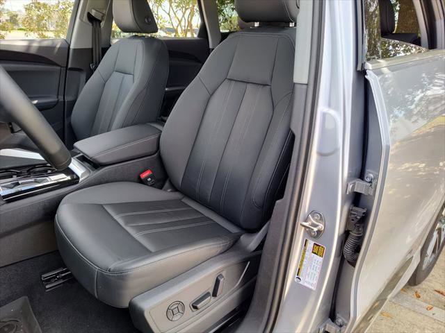 Certified 2025 Audi Q5 Premium w/ Convenience Package AWD/4WD image 22