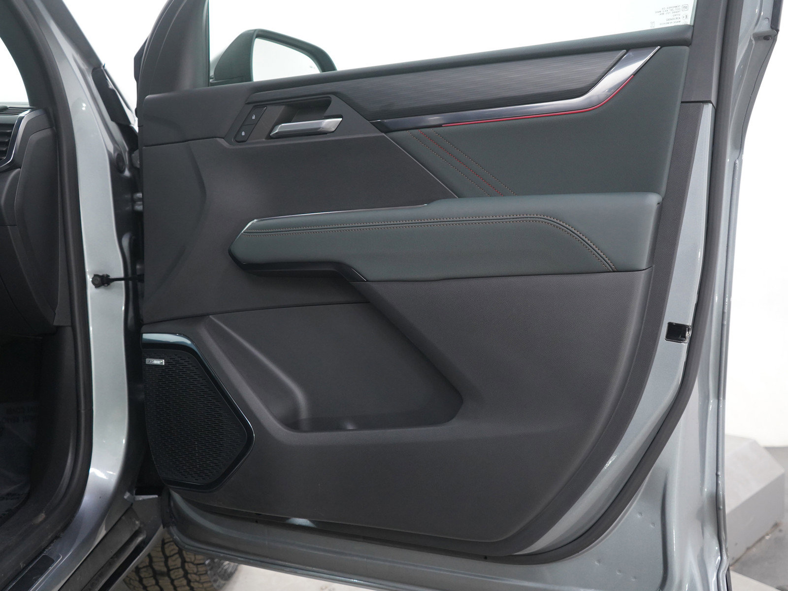 Used 2024 GMC Acadia AT4 w/ LPO, Floor Liner Package image 9