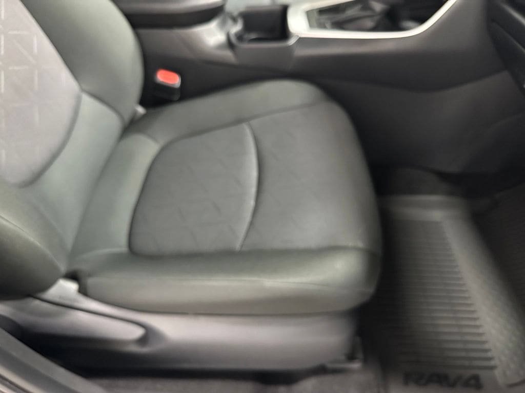 Used 2025 Toyota RAV4 XLE FWD image 58