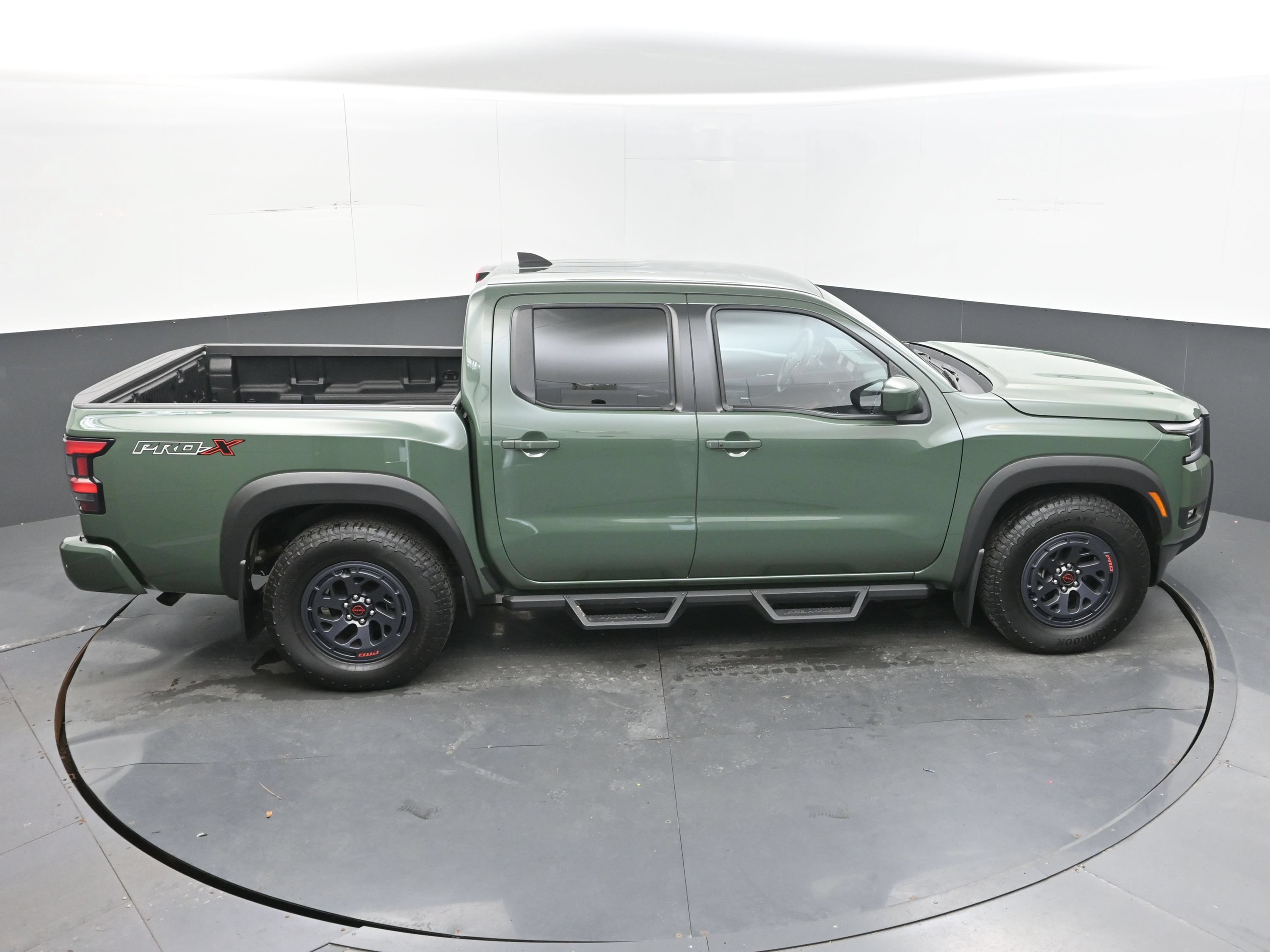 Used 2025 Nissan Frontier Pro-X RWD image 34