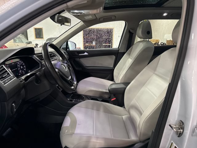 Used 2019 Volkswagen Tiguan SEL w/ 3rd Row Seat Package AWD/4WD image 15