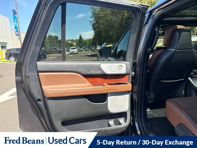 Used 2023 Lincoln Navigator L Reserve AWD/4WD image 15