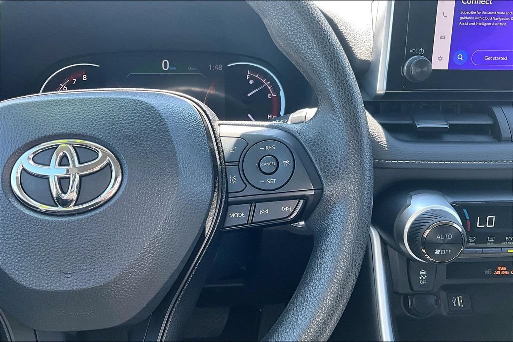 Used 2024 Toyota RAV4 XLE AWD/4WD image 19