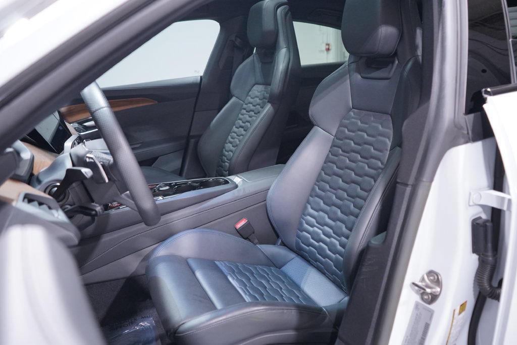 Used 2023 Audi e-tron GT Premium Plus AWD/4WD image 7