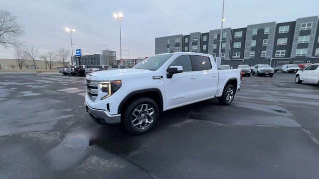 Used 2022 GMC Sierra 1500 SLE image 4
