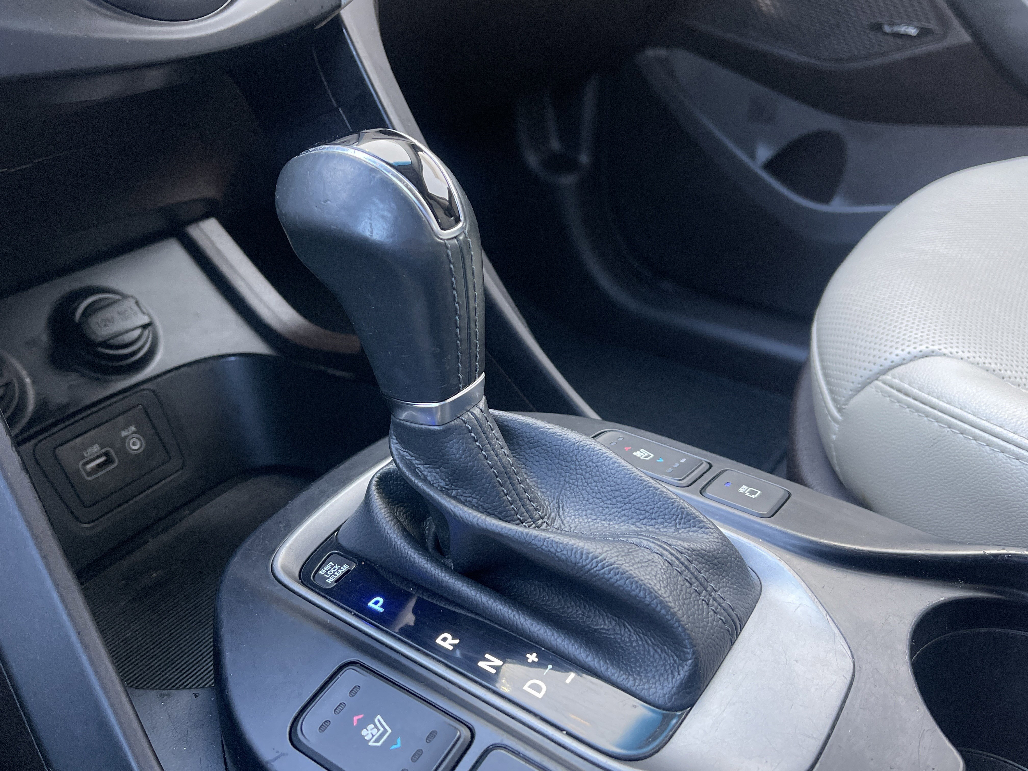 Used 2017 Hyundai Santa Fe Sport w/ 2.4L Tech Package 04 image 16