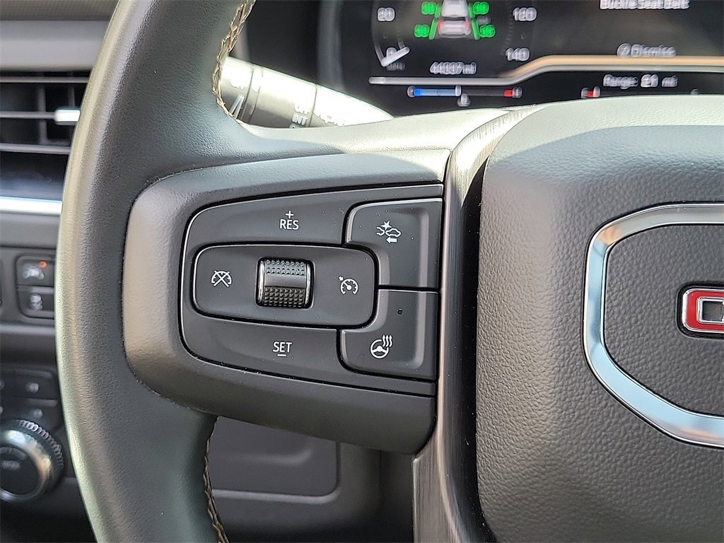 Used 2023 GMC Yukon AT4 image 4