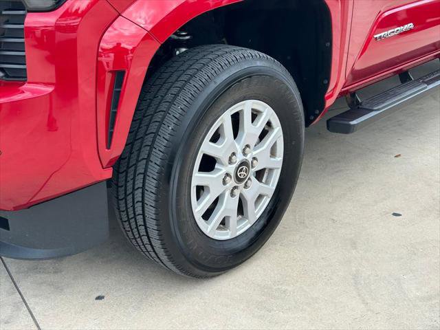 Certified 2025 Toyota Tacoma SR5 AWD/4WD image 9