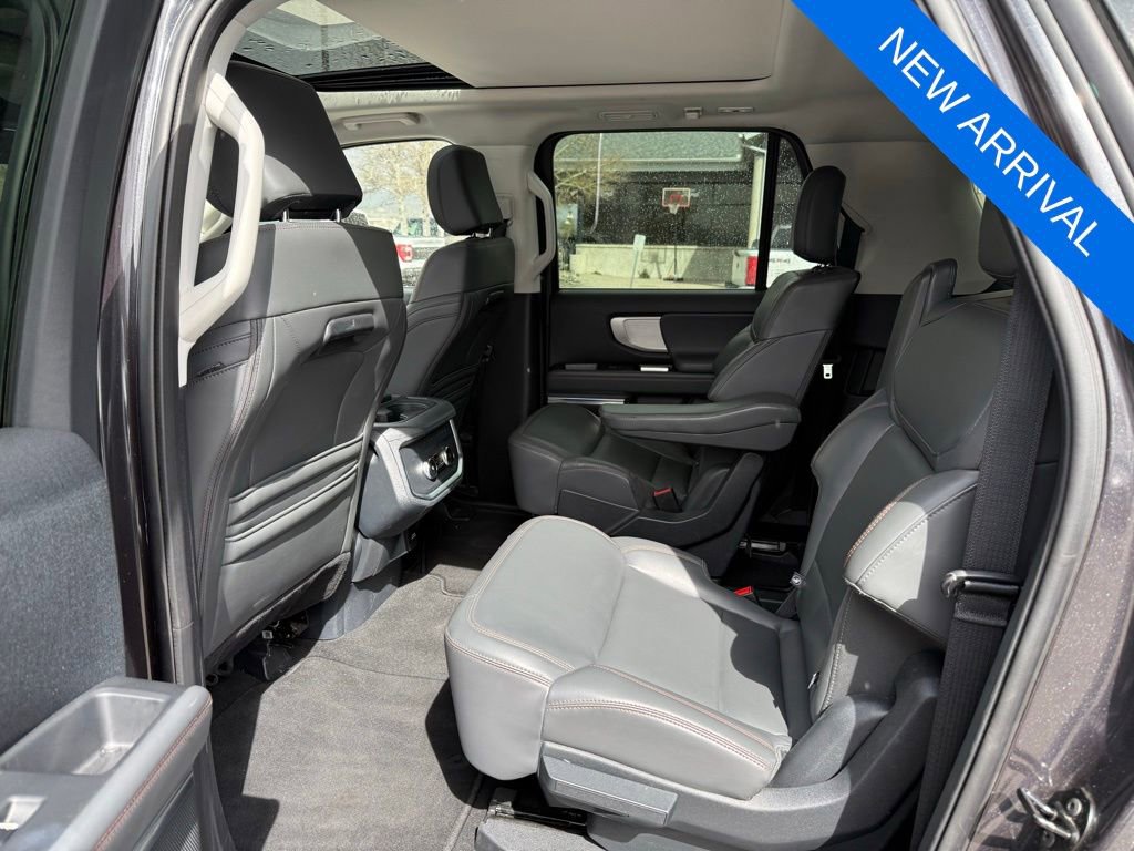 Used 2025 Ford Expedition Max Active AWD/4WD image 8