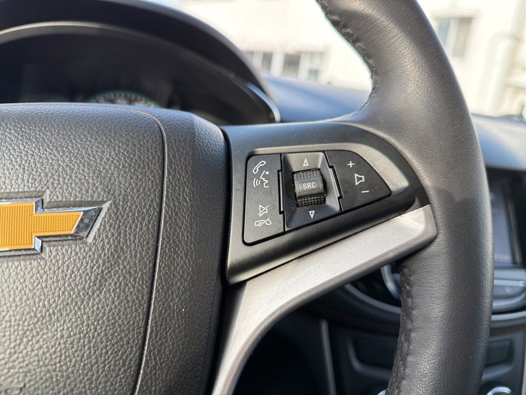 Used 2021 Chevrolet Trax LT w/ Driver Confidence Package image 31