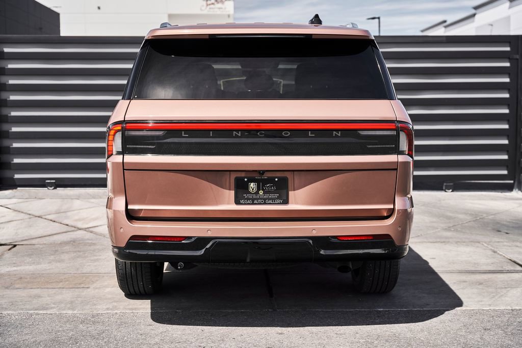 Used 2025 Lincoln Navigator Black Label AWD/4WD image 13
