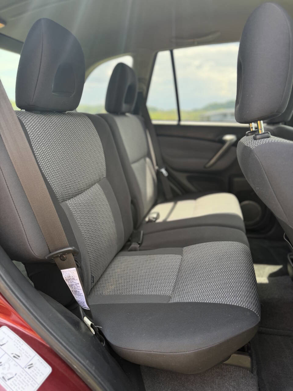 Used 2005 Toyota RAV4 4WD image 17