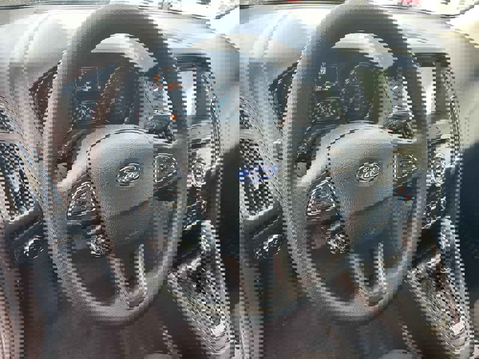 Used 2018 Ford Focus SEL image 32