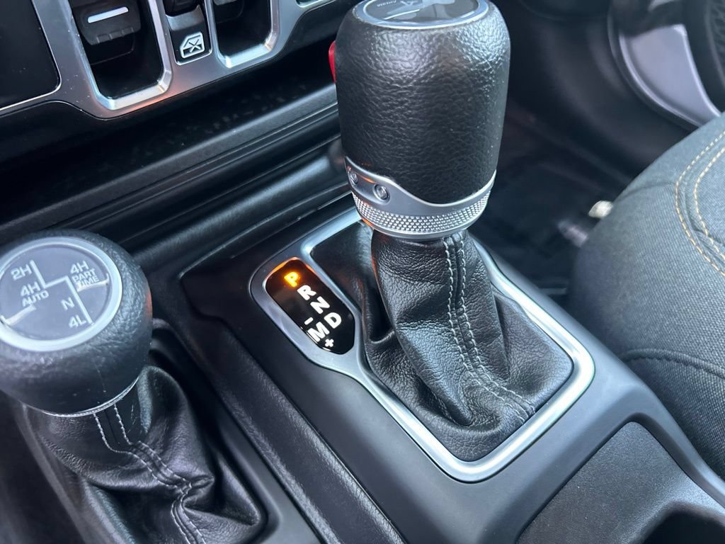 Used 2024 Jeep Wrangler Unlimited w/ Convenience Group AWD/4WD image 23