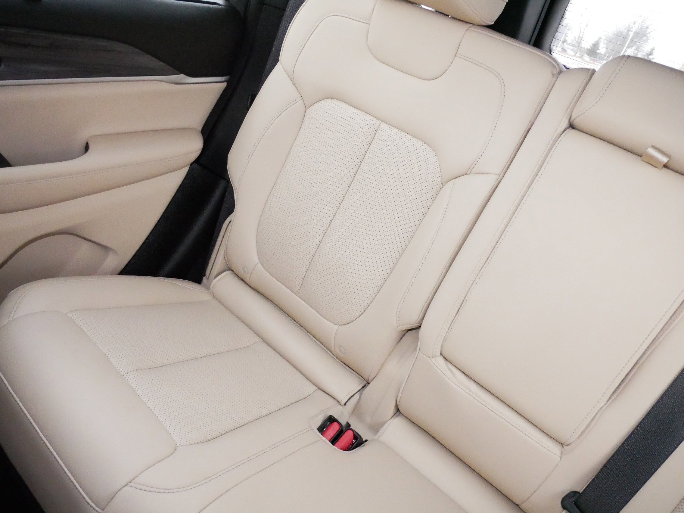 Used 2025 Jeep Grand Cherokee Limited w/ Luxury Tech Group II image 12