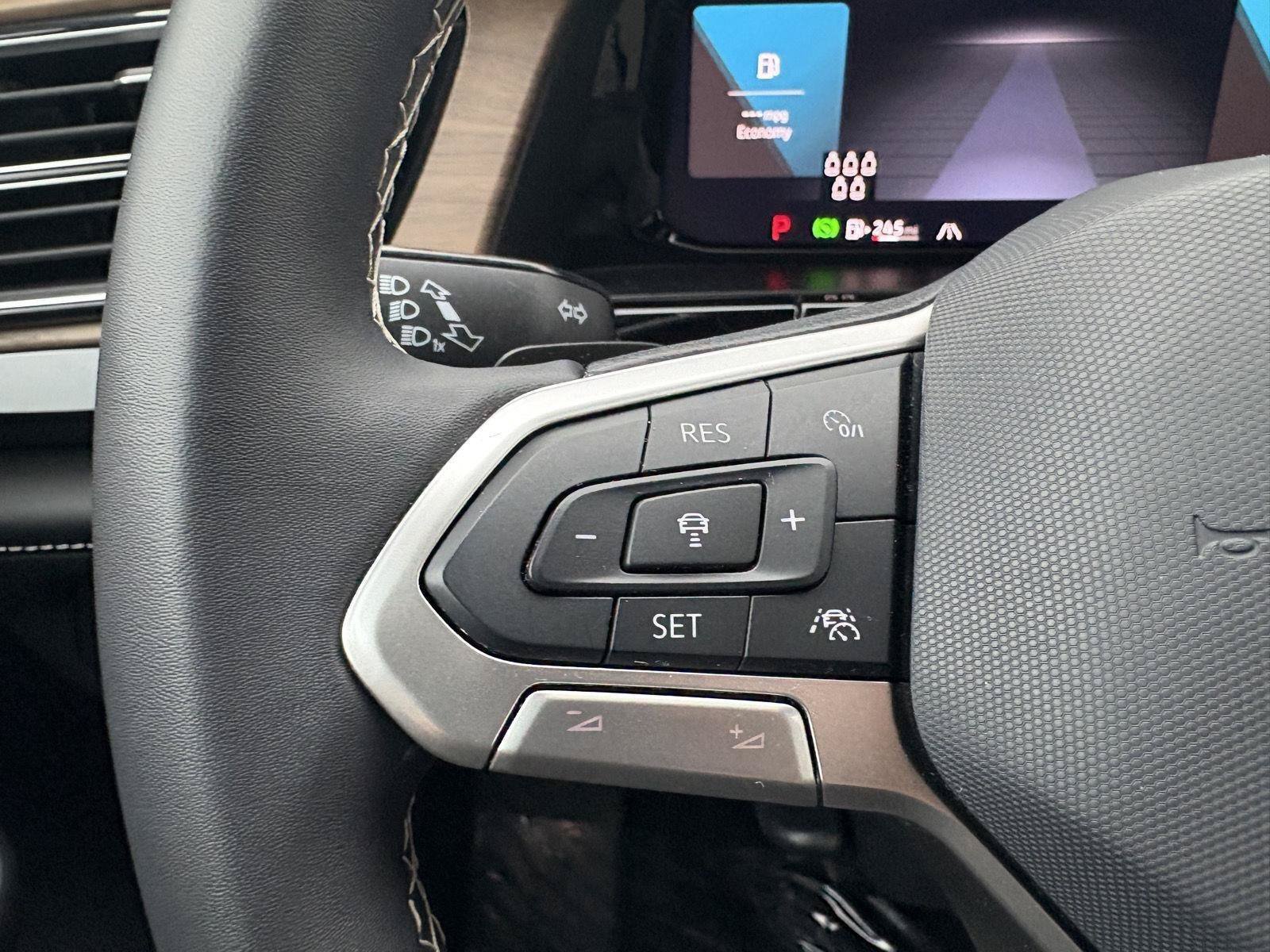 Certified 2024 Volkswagen Atlas SE AWD/4WD image 16