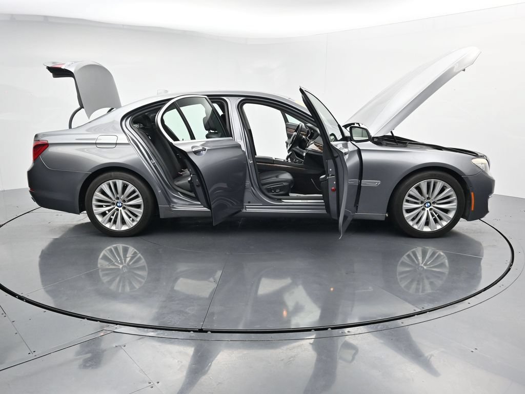 Used 2015 BMW 740i RWD image 41