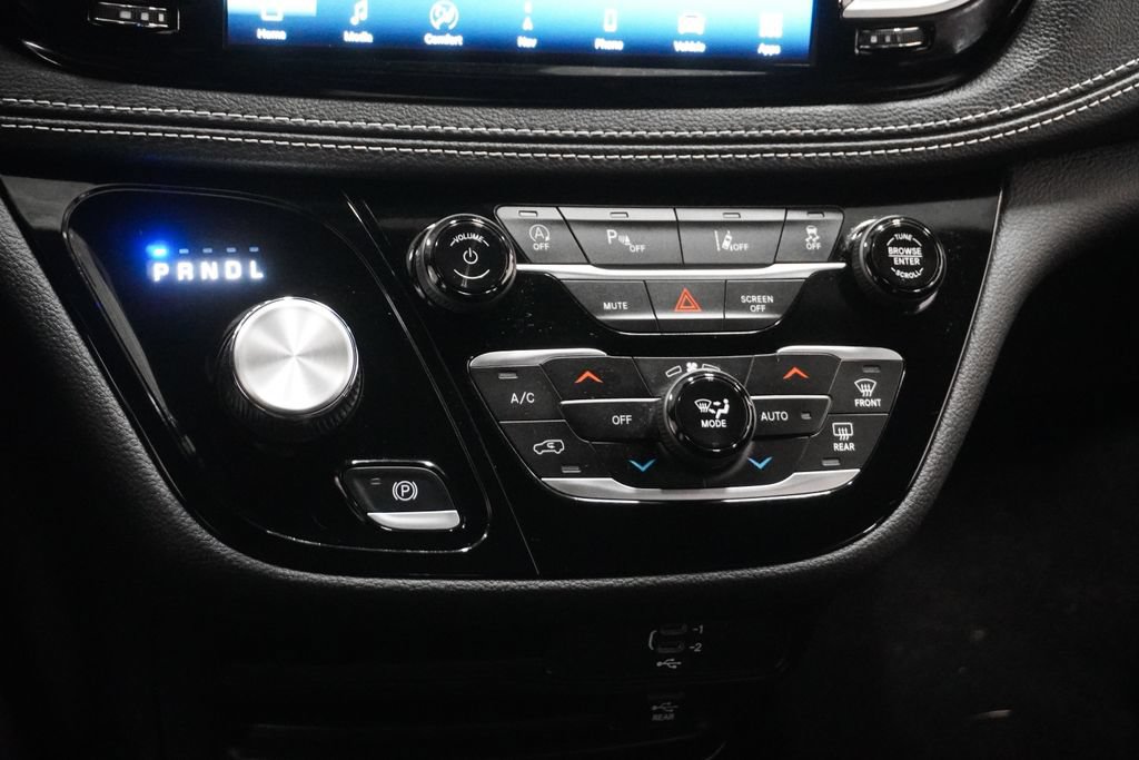 New 2026 Chrysler Pacifica Select FWD image 26