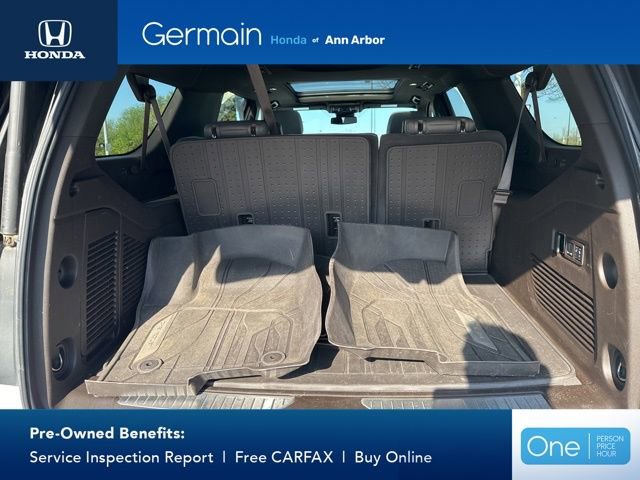 Used 2024 Chevrolet Suburban Z71 w/ Luxury Package AWD/4WD image 13