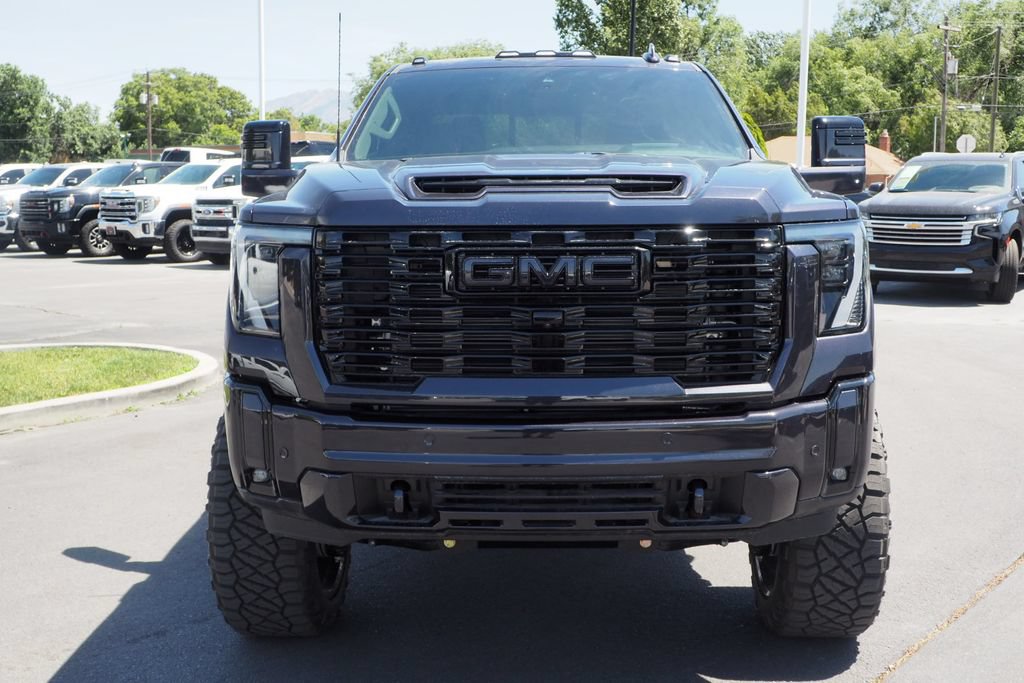 Used 2026 GMC Sierra 3500 Denali w/ Technology Package AWD/4WD image 2