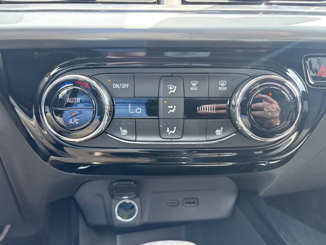 Used 2024 Chevrolet Trax LT w/ LT Convenience Package FWD image 18