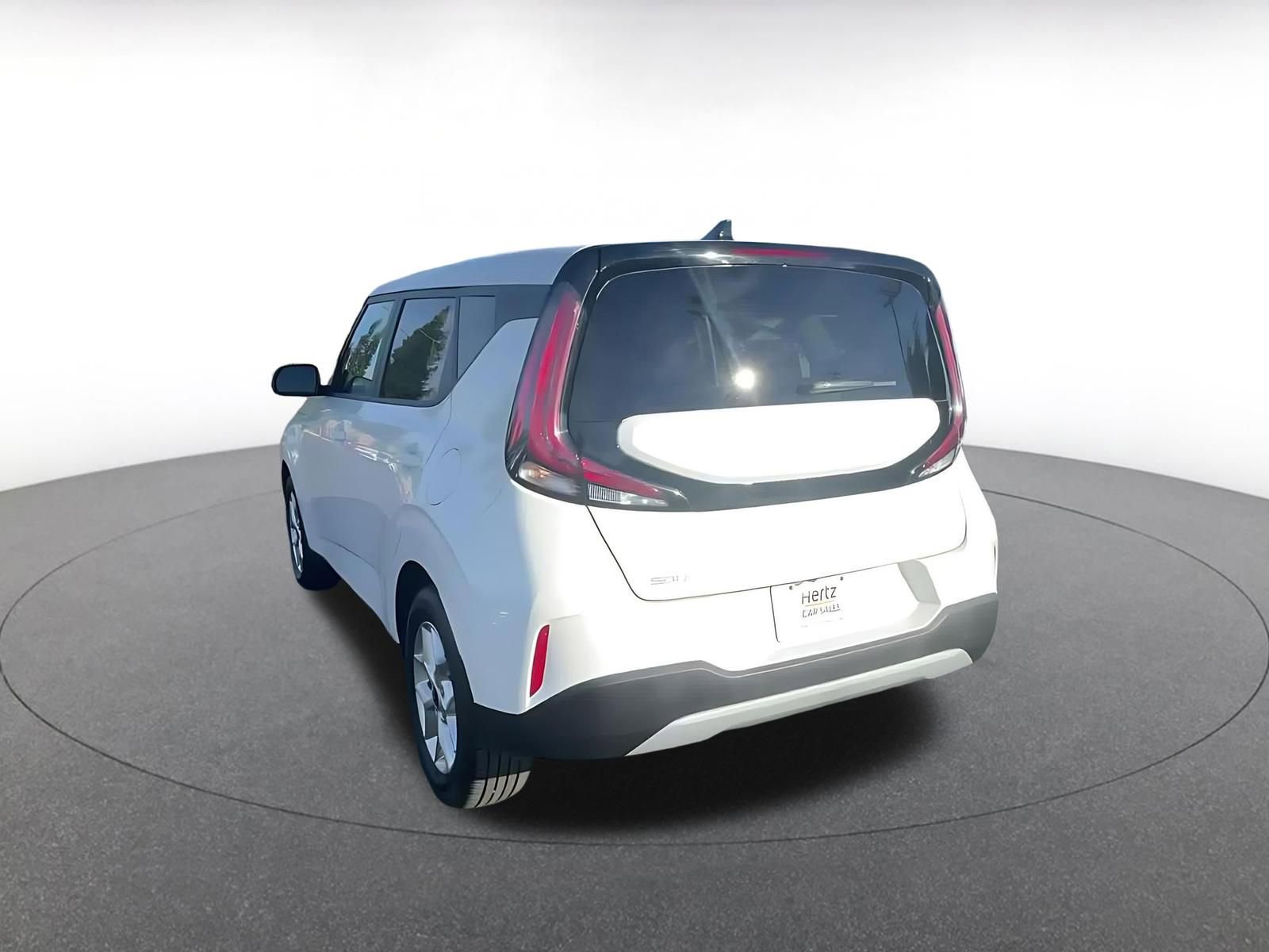 Used 2025 Kia Soul LX w/ LX Technology Package image 11