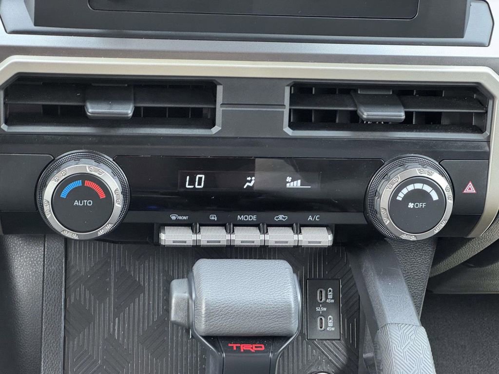 Used 2025 Toyota Tacoma TRD Off-Road AWD/4WD image 5