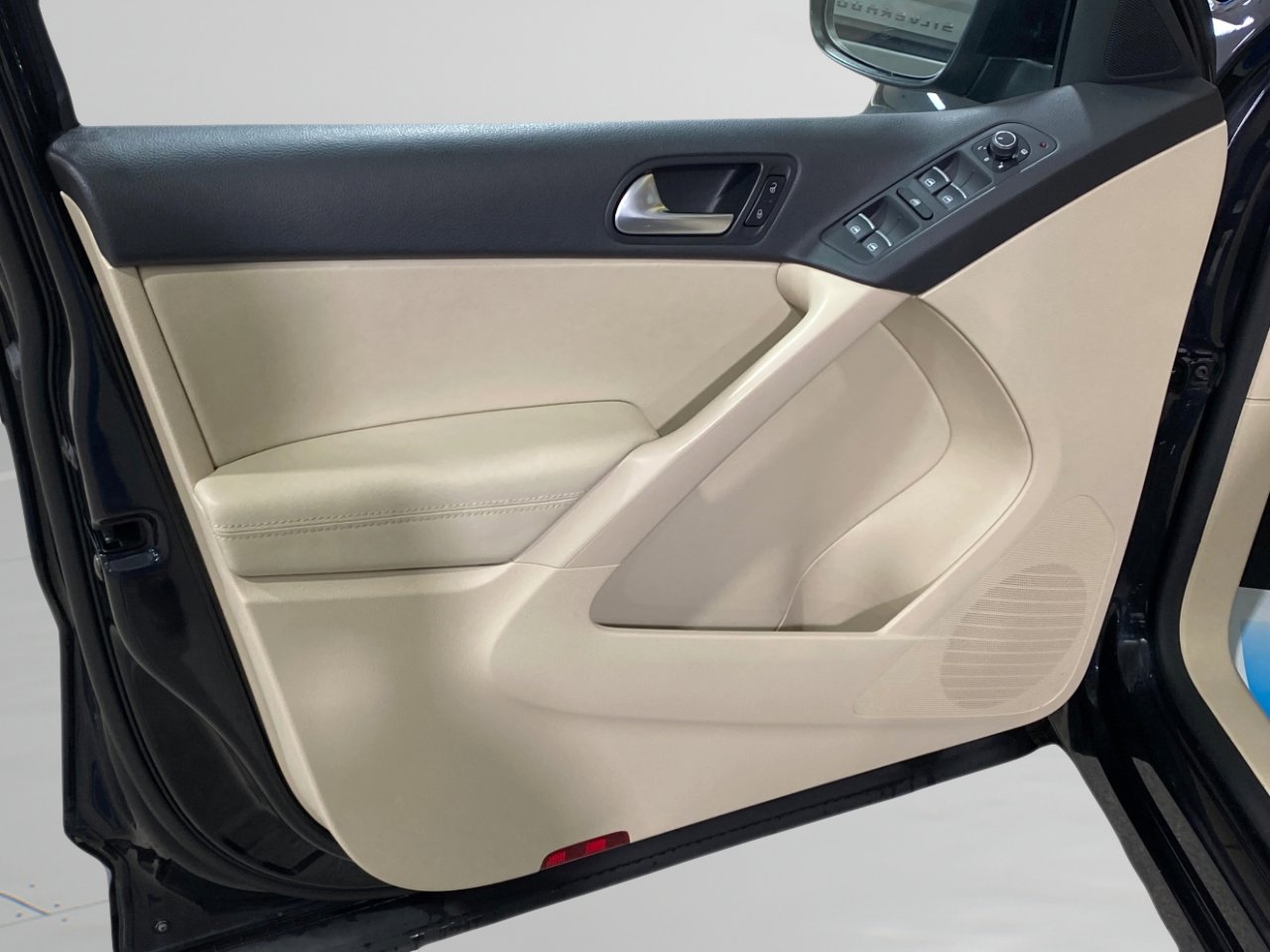 Used 2017 Volkswagen Tiguan Wolfsburg Edition image 17