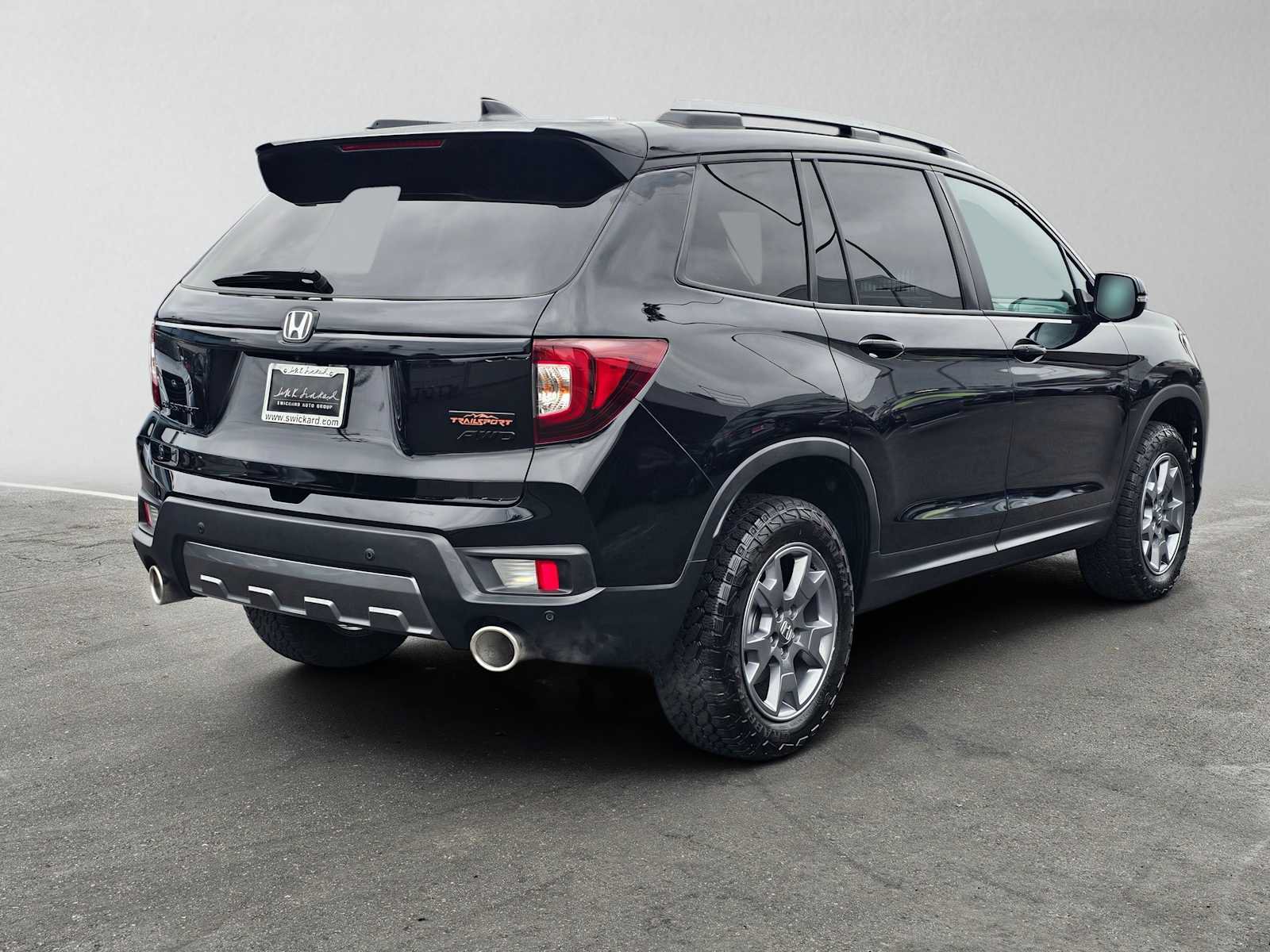Used 2025 Honda Passport TrailSport image 3