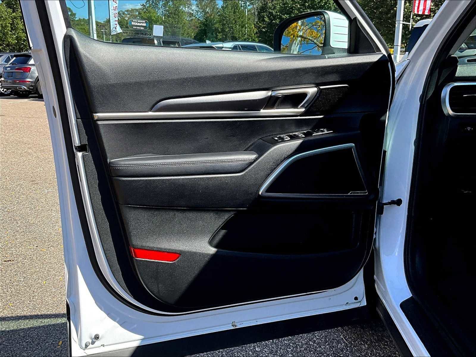 Used 2023 Kia Telluride S image 9